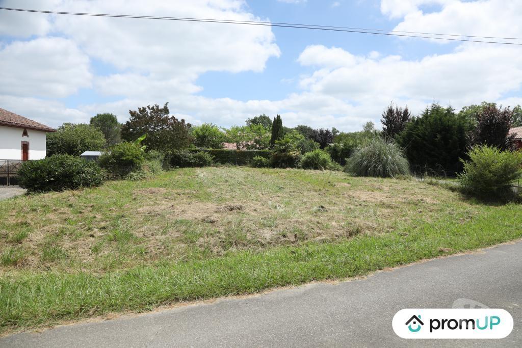 Terrain à vendre Landes Labatut - 40300 - Photos Vivastreet (V6109) Terrain de 890m2 situé à LABATUT