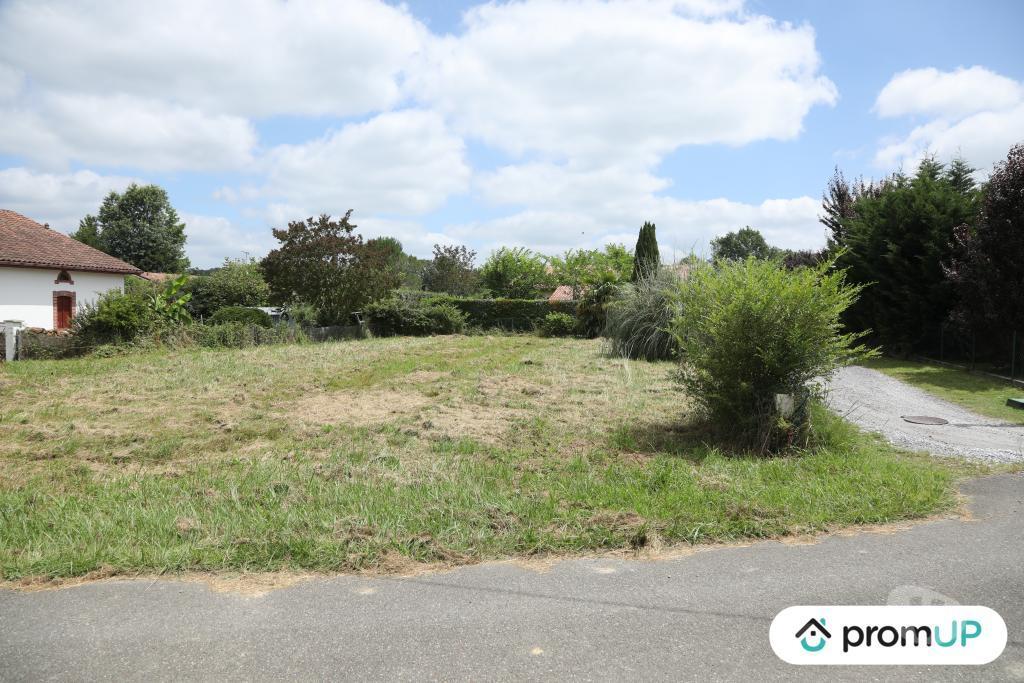Terrain à vendre Landes Labatut - 40300 - Photos Vivastreet (V6109) Terrain de 890m2 situé à LABATUT