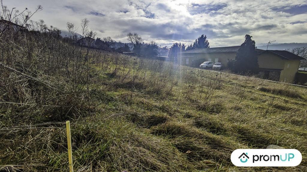 Terrain à vendre Haute-Loire St Germain Laprade - 43700 - Photos Vivastreet (V6482) Terrain constructible de 889 m2 à ST GERMAIN LAPRADE