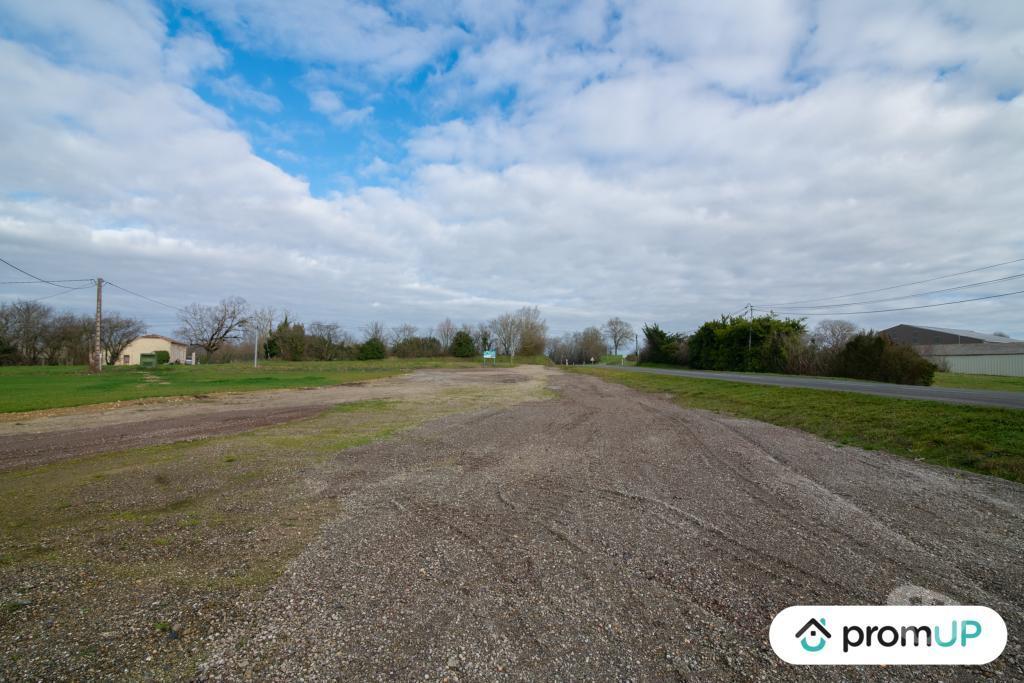Terrain à vendre Gers Sempesserre - 32700 - Photos Vivastreet (V6513) Terrain constructible de 10 000 m2 à SEMPESSERRE