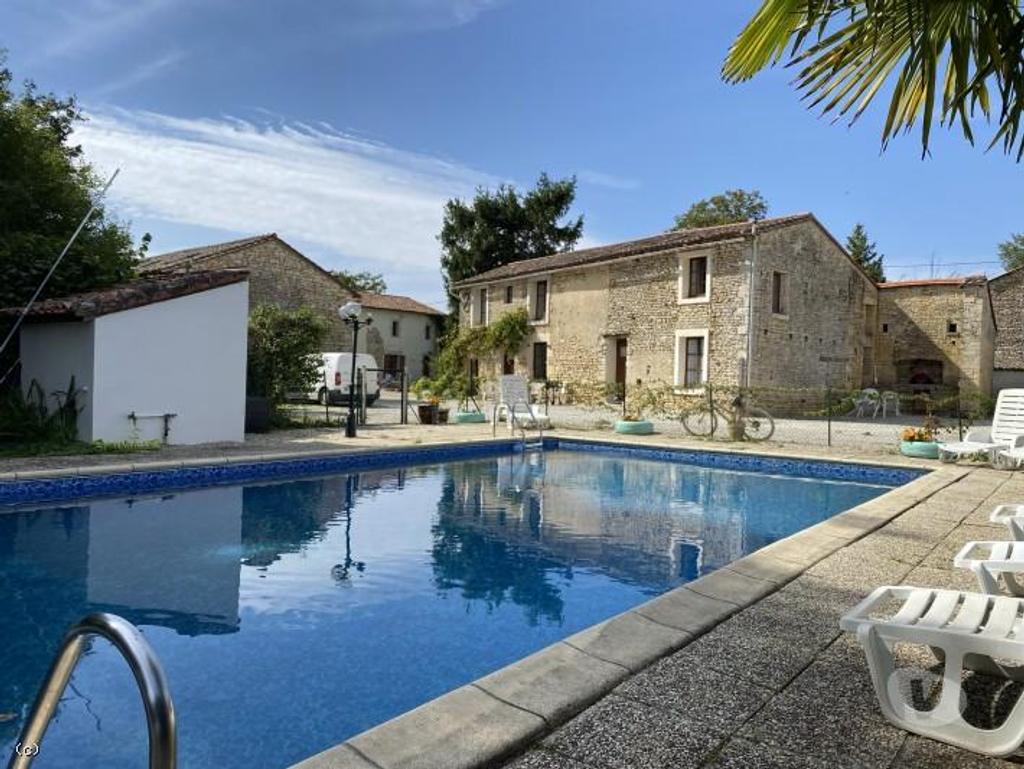 Vente Maison Charente Villefagnan - 16240 - Photos Vivastreet Superbe Propriété Avec Maison Principale Et 5 Gîtes. Belle...