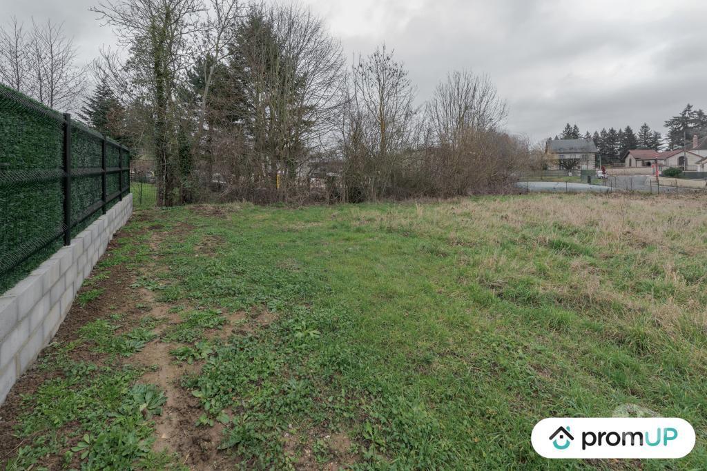 Terrain à vendre Seine-et-Marne Montigny Lencoup - 77520 - Photos Vivastreet (V6530) Terrain constructible de 651 m2 à Montigny-Lencoup