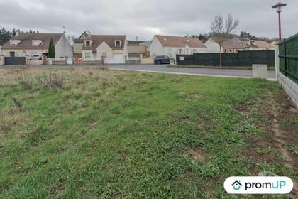 Vente Terrain Montigny Lencoup Seine-et-Marne - Photos Vivastreet (V6530) Terrain constructible de 651 m2 à Montigny-Lencoup