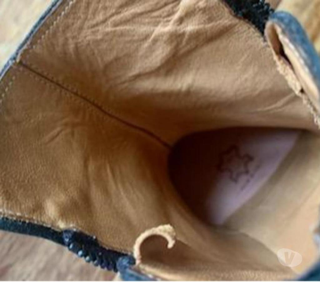 Chaussures Val-de-Marne Villejuif - 94800 - Photos Vivastreet Boots noire pour femme style classique (Seboy's Italienne.)