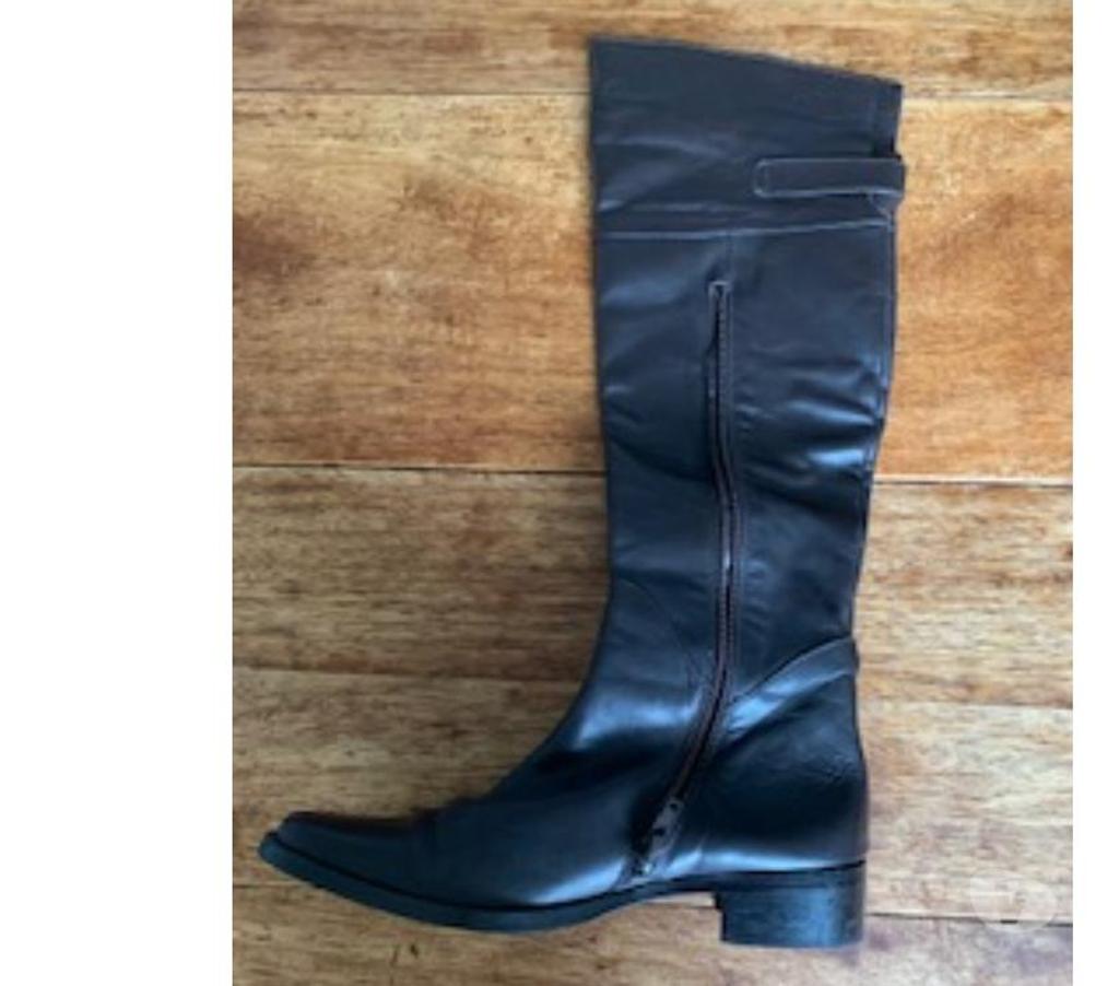 Chaussures Val-de-Marne Villejuif - 94800 - Photos Vivastreet Grandes bottes pour femme en cuir de chez Pacodom