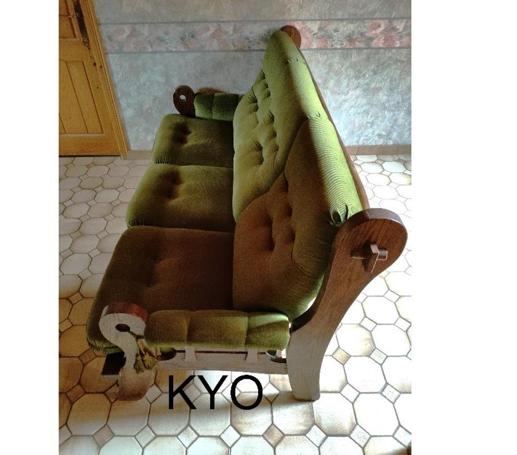 Ameublement & art de la table Jura Foncine le Haut - 39460 - Photos Vivastreet Canapé droit fixe 3 places, accoudoirs, 194cm velours vert