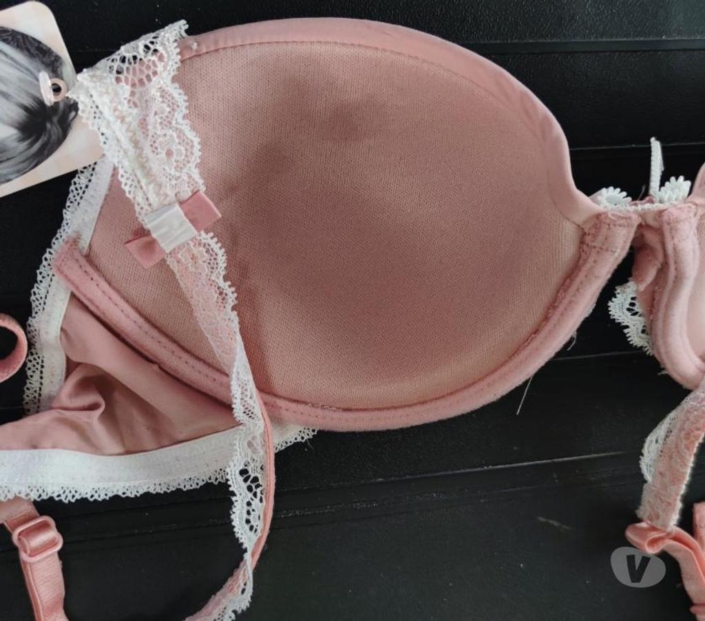 Vêtements occasion Val-d'Oise Bernes sur Oise - 95340 - Photos Vivastreet TOP : Pink Coup de Coeur Soutien Gorge BB Taille 90B Neuf