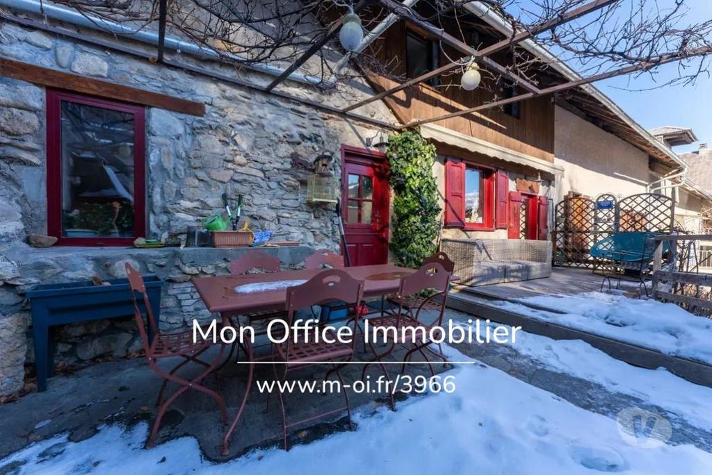 Vente Maison Hautes-Alpes Crots - 05200 - Photos Vivastreet (3966-BAU) Référence : 3966-BAU - Ancienne Ferme rénovée à...