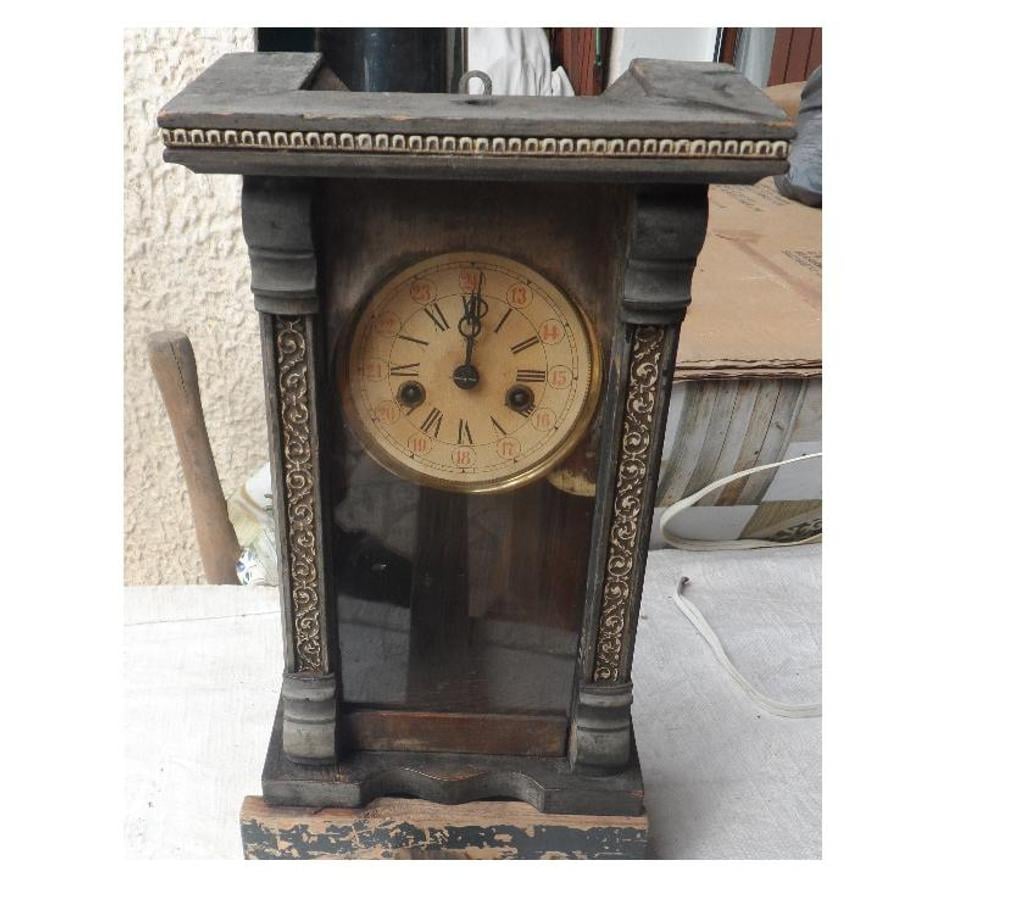 Décoration - art Hérault Castries - 34160 - Photos Vivastreet Pendulette mécanique ancienne à pendre JUNGHANS du XIXème 