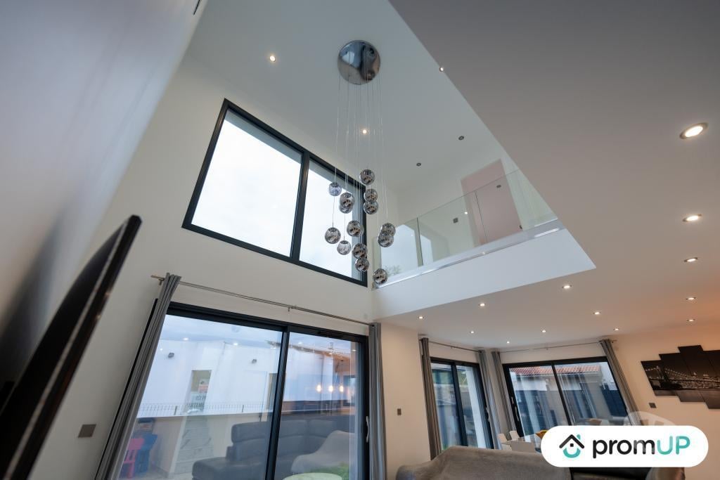 Vente Maison Puy-de-Dôme Clermont Ferrand - Photos Vivastreet (V6551) Maison contemporaine de 120 m2 à CLERMONT-FERRAND