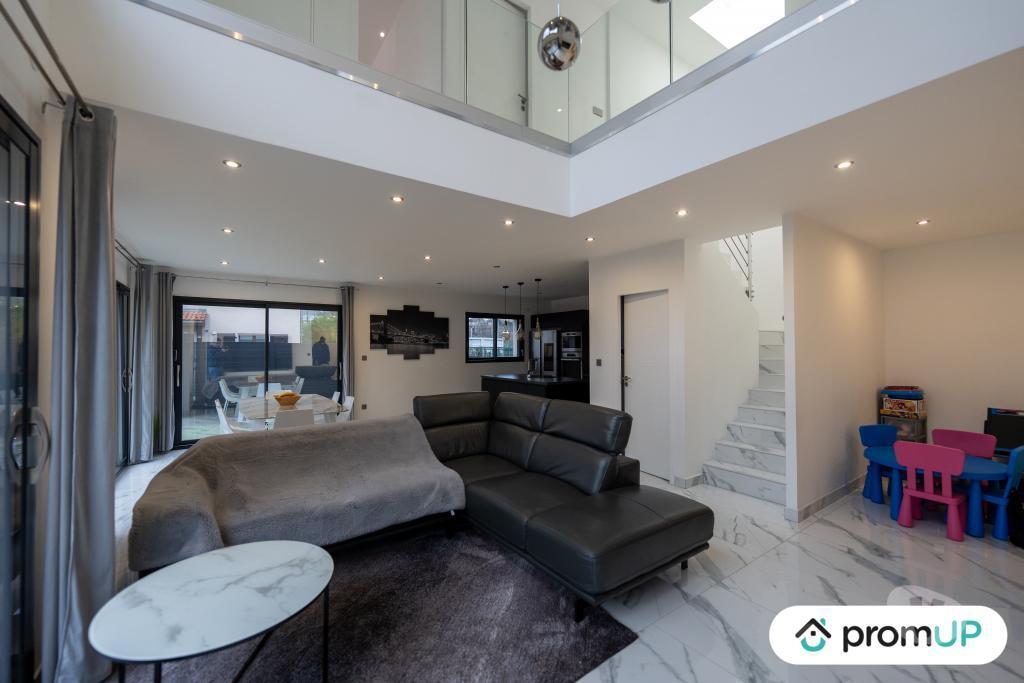 Vente Maison Puy-de-Dôme Clermont Ferrand - Photos Vivastreet (V6551) Maison contemporaine de 120 m2 à CLERMONT-FERRAND