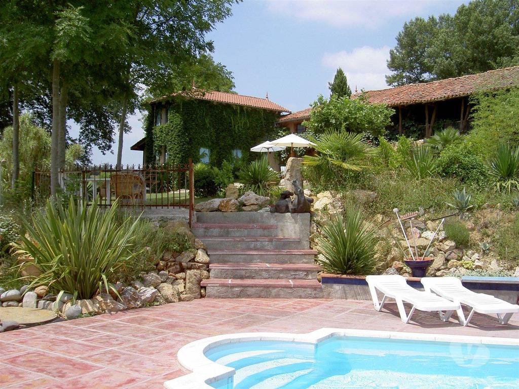 Vente Maison Haute-Garonne Boulogne sur Gesse - 31350 - Photos Vivastreet Belle maison de campagne avec superbe parc, gîte et piscine.