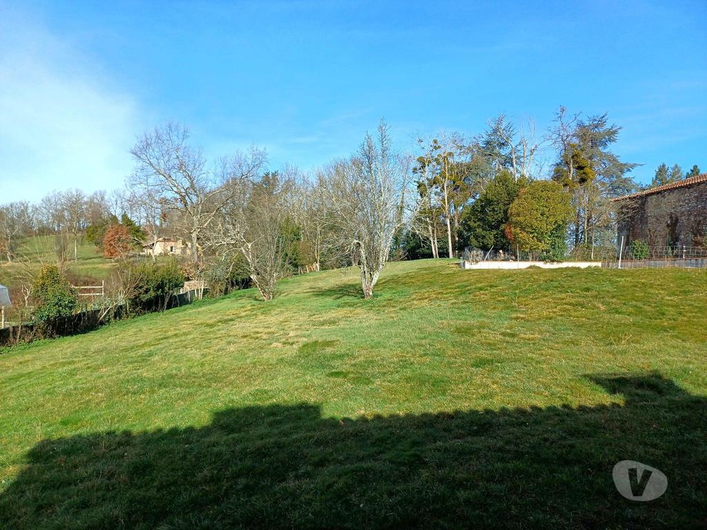 Vente Maison Haute-Garonne Gensac de Boulogne - 31350 - Photos Vivastreet Maison de caractere dans joli hameau avec jardin et piscine