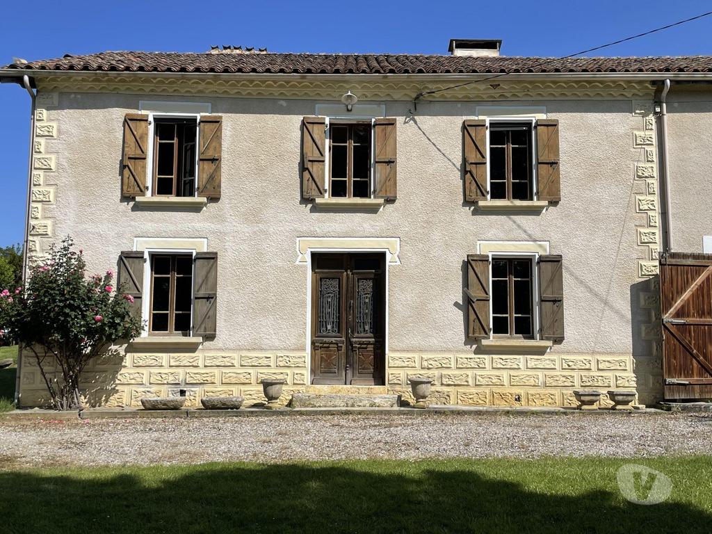 Vente Maison Haute-Garonne Gensac de Boulogne - 31350 - Photos Vivastreet Maison de caractere dans joli hameau avec jardin et piscine