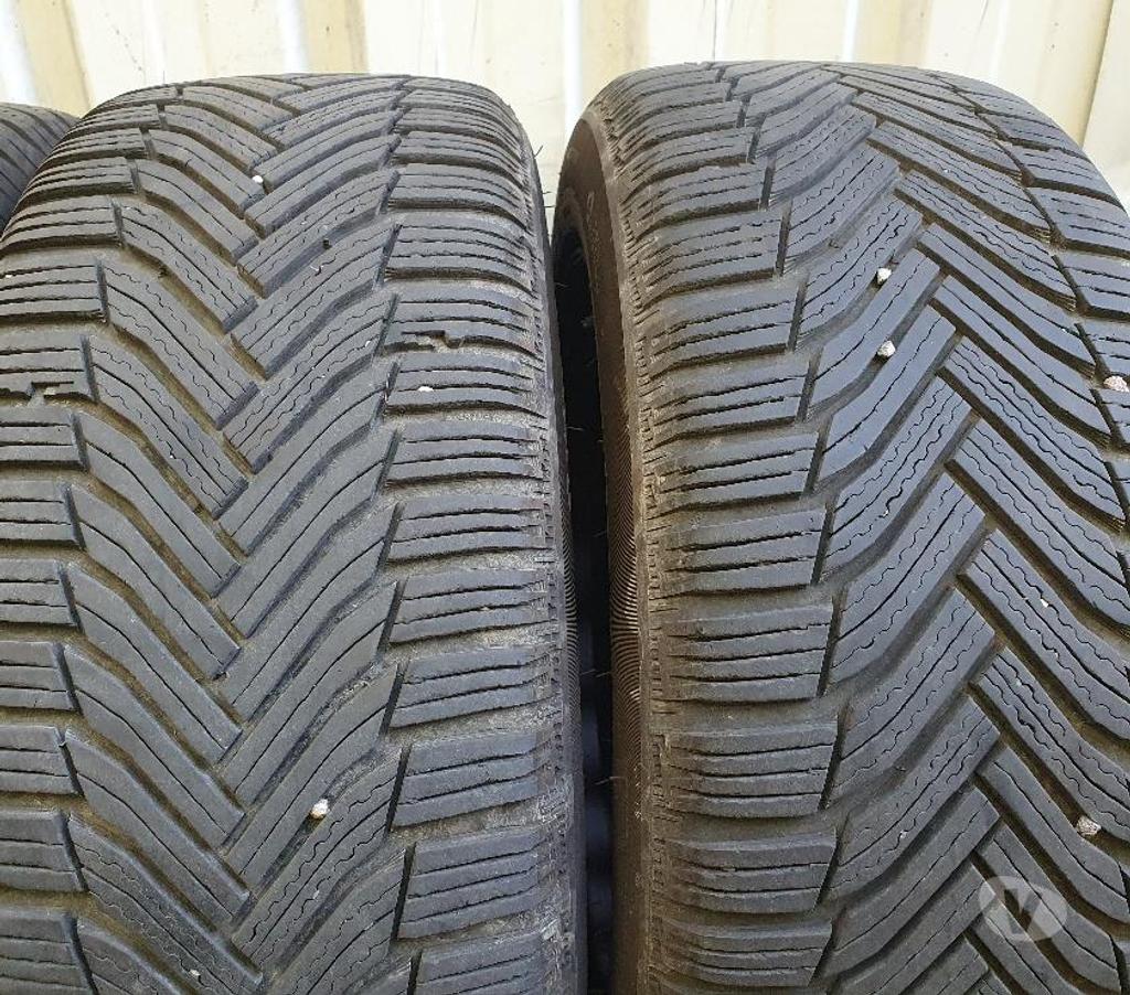 Pièces et services auto Loire St Etienne - Photos Vivastreet 4 roues neige Peugeot 3008 225 50 17 98H TBE envoi possible