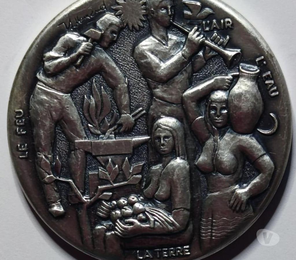 Collection Val-d'Oise Bernes sur Oise - 95340 - Photos Vivastreet Médaille En Bronze Argenté Département De L'Aisne 1994