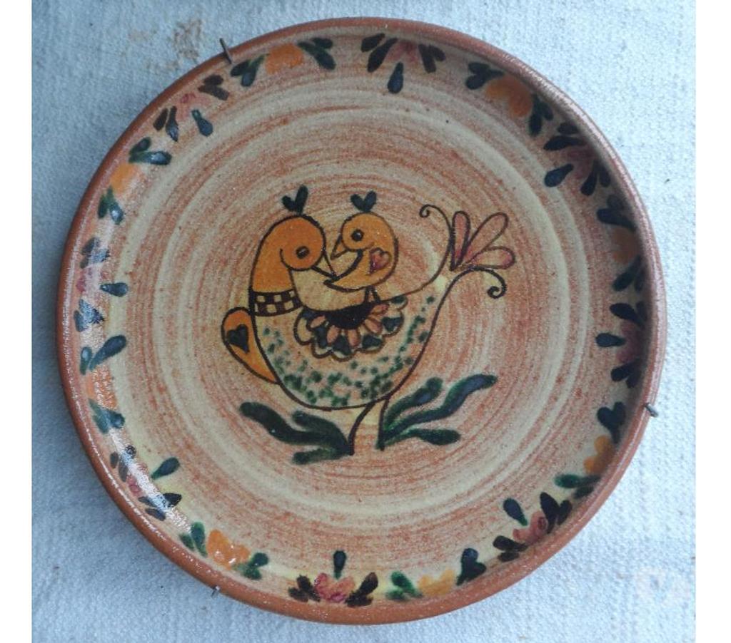 Décoration - art Hérault Castries - 34160 - Photos Vivastreet Anciennes assiettes artisanales en terre cuite vernissée 