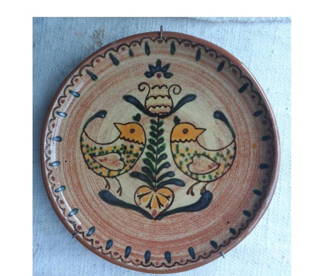 Décoration - art Hérault Castries - 34160 - Photos Vivastreet Anciennes assiettes artisanales en terre cuite vernissée 