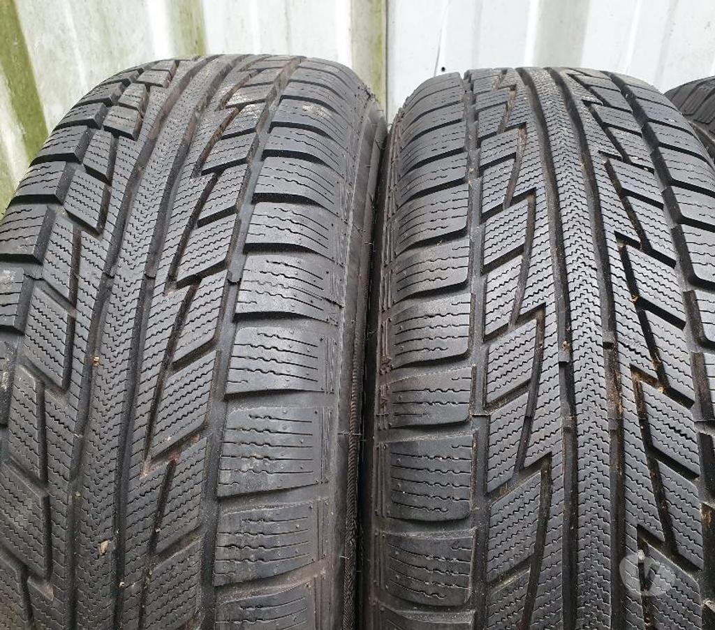 Pièces et services auto Loire St Etienne - Photos Vivastreet 4 roues neige Volkswagen Tiguan 215 65 16 102H envoi possibl