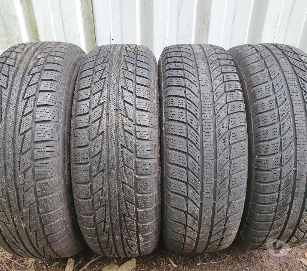 Pièces et services auto Loire St Etienne - Photos Vivastreet 4 roues neige Volkswagen Tiguan 215 65 16 102H envoi possibl