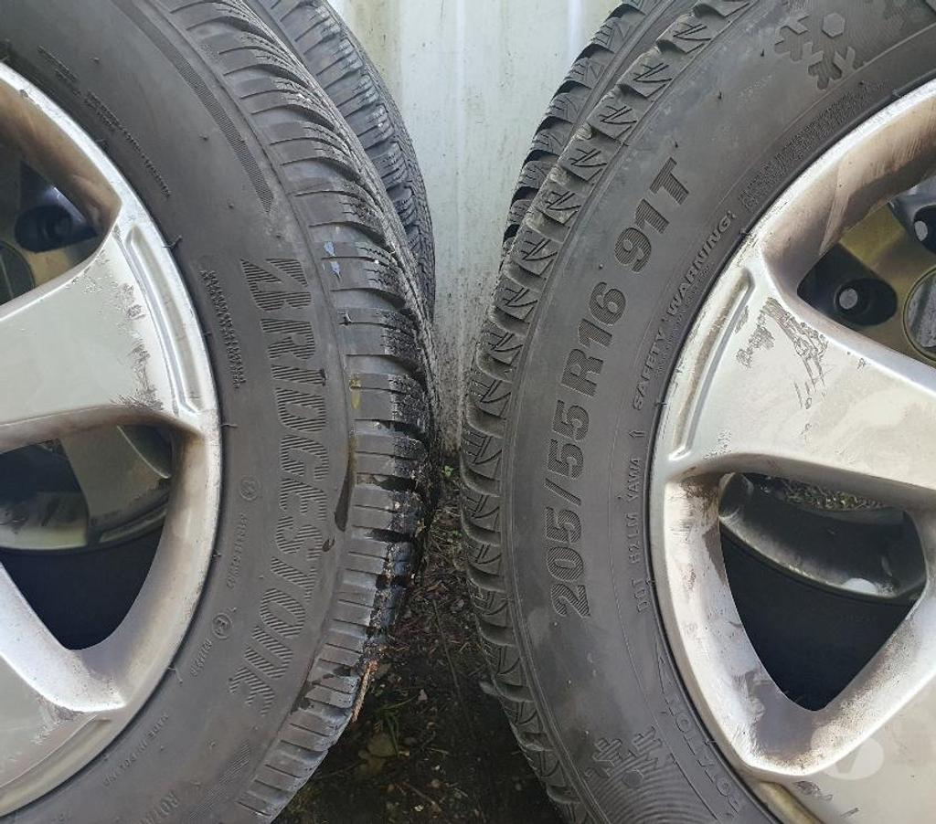 Pièces et services auto Loire St Etienne - Photos Vivastreet 4 roues neige Alu 205 55 16 91T Volkswagen Touran envoi poss