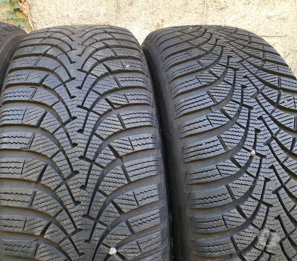 Pièces et services auto Loire St Etienne - Photos Vivastreet 4 roues neige VW Golf 8 en 205 55 16 91H envoi possible