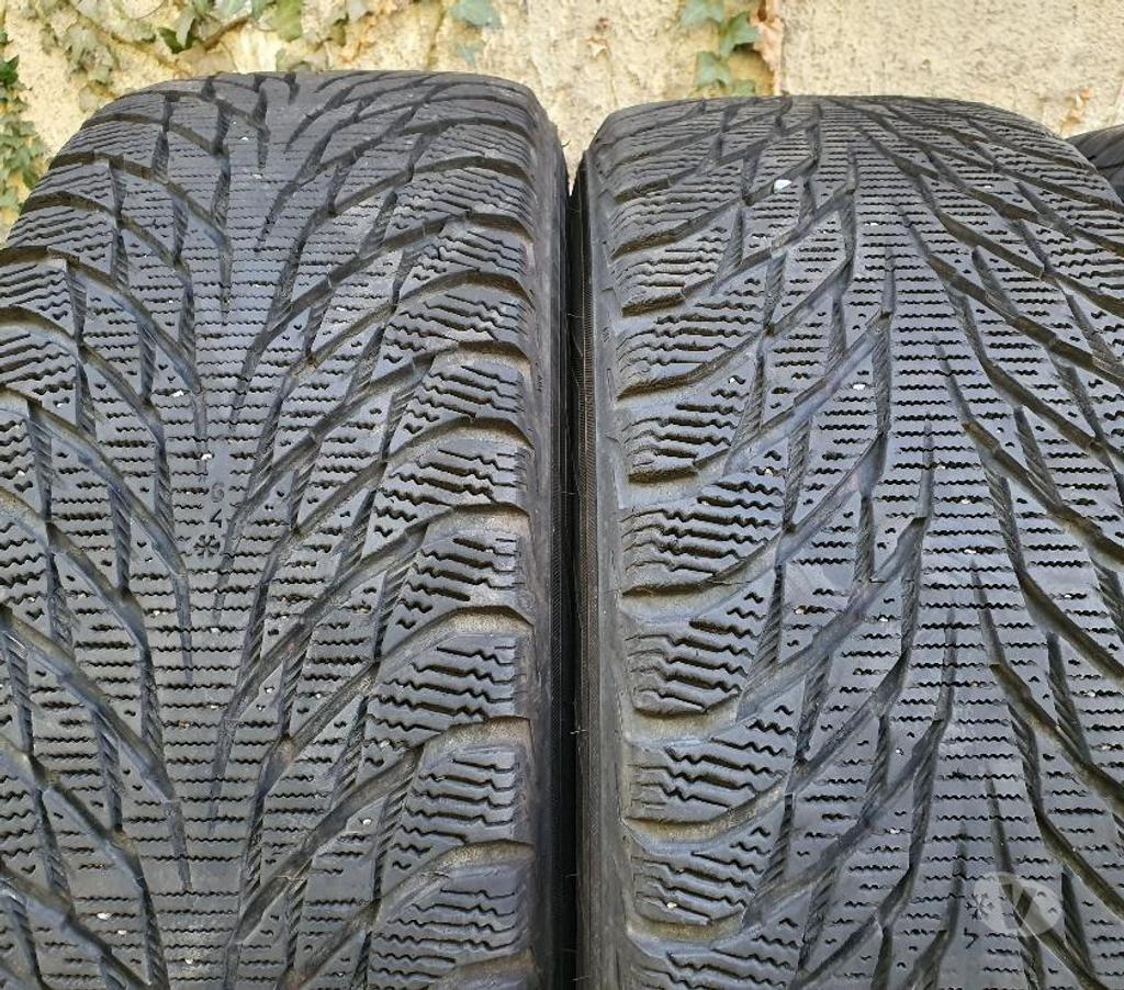Pièces et services auto Loire St Etienne - Photos Vivastreet 4 roues neige VW Golf 8 en 205 55 16 91H envoi possible