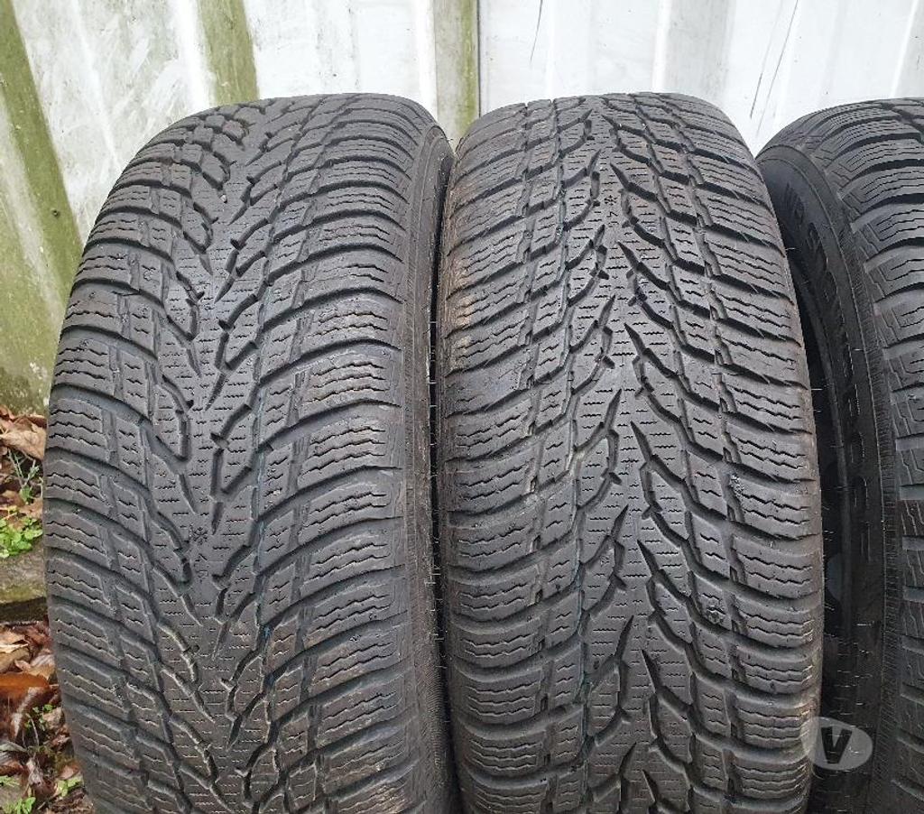 Pièces et services auto Loire St Etienne - Photos Vivastreet 4 roues neige 185 60 15 88T Nokian Renault Clio 3 envoi poss