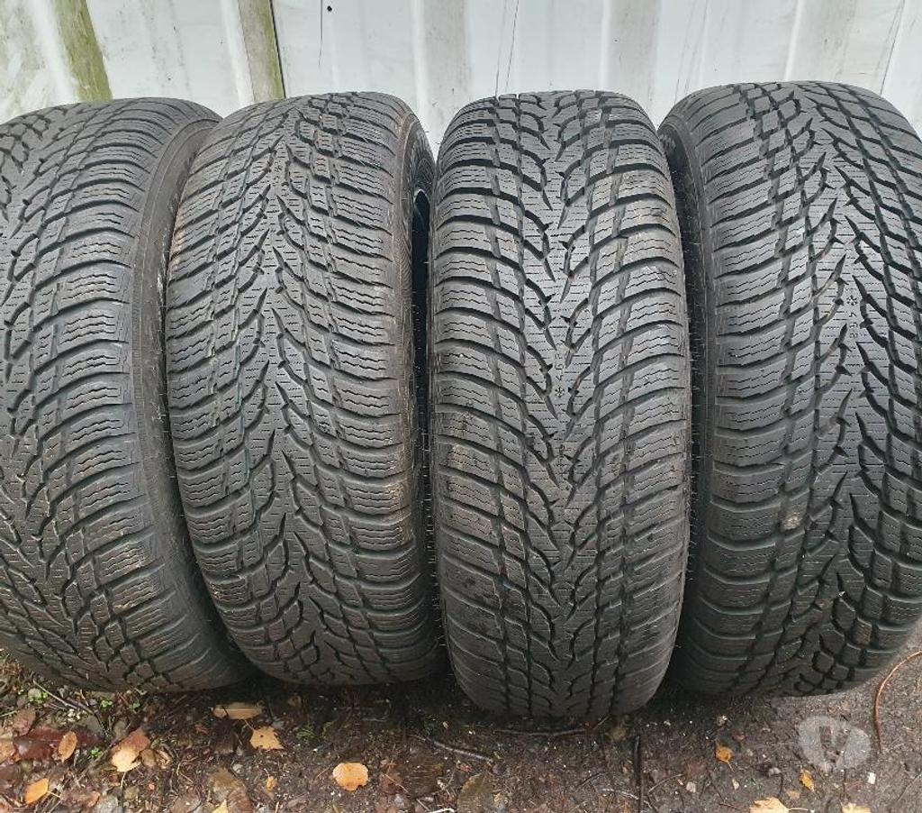 Pièces et services auto Loire St Etienne - Photos Vivastreet 4 roues neige 185 60 15 88T Nokian Renault Clio 3 envoi poss