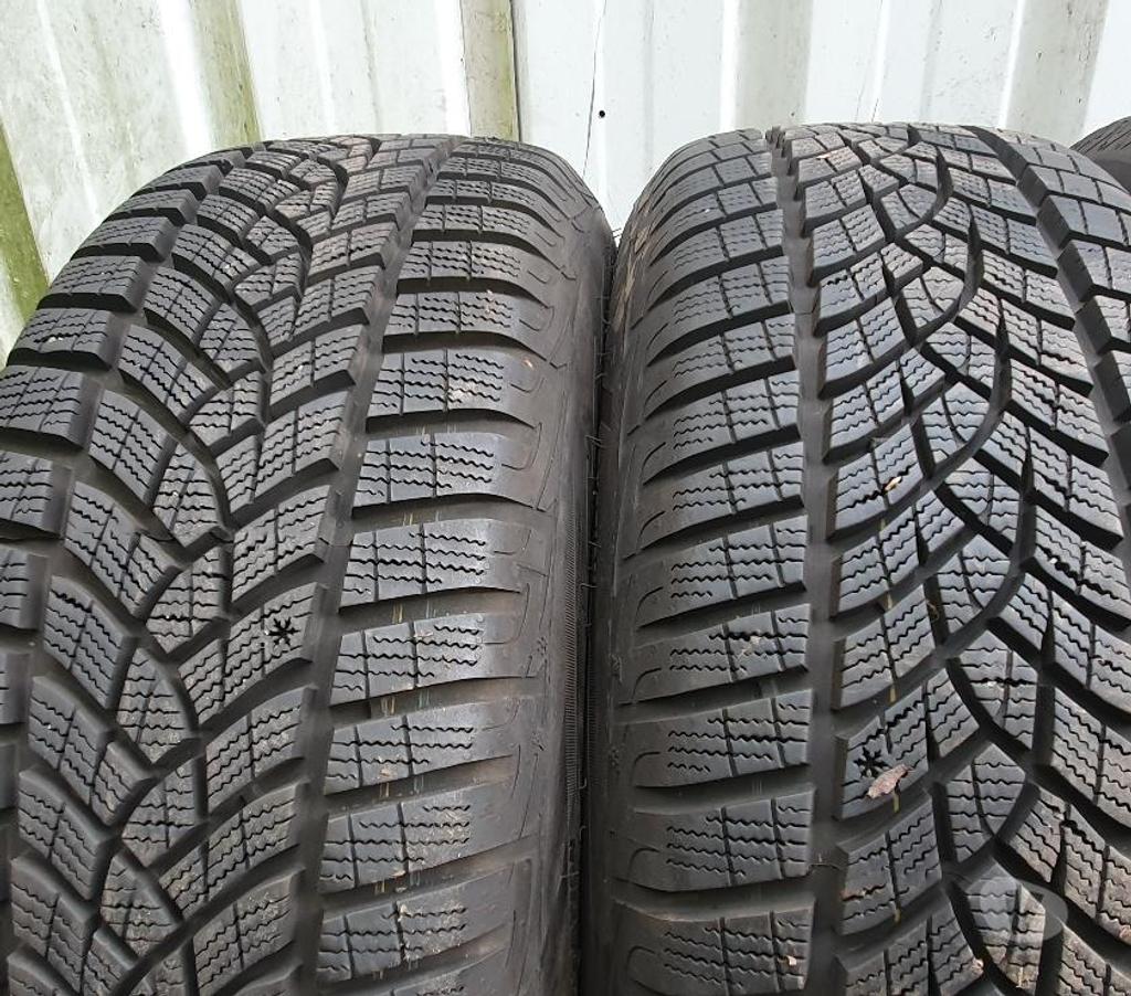 Pièces et services auto Loire St Etienne - Photos Vivastreet 4 roues neige 215 60 16 95H Peugeot Citroen envoi possible
