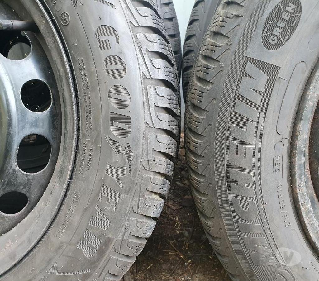 Pièces et services auto Loire St Etienne - Photos Vivastreet 4 roues neige 215 60 16 95H Peugeot Citroen envoi possible