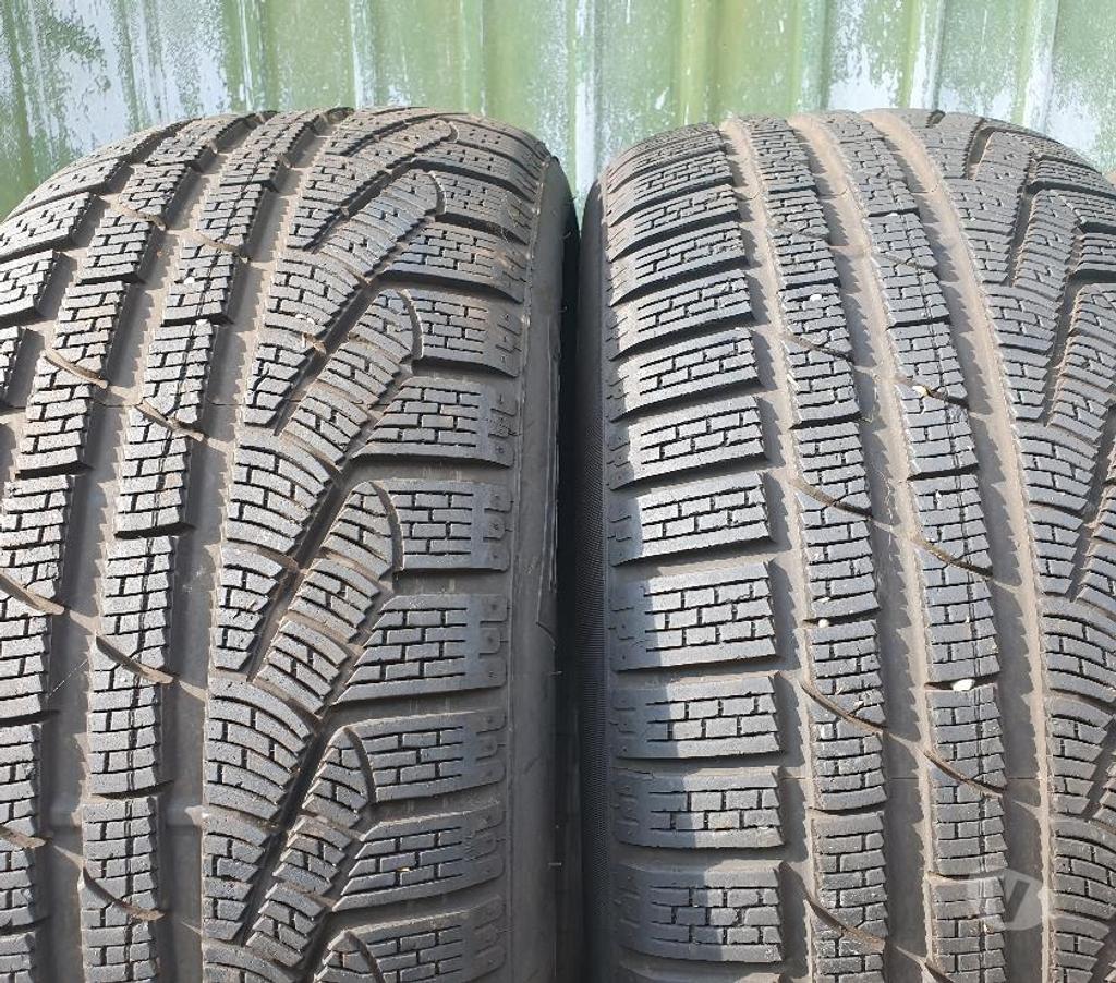 Pièces et services auto Loire St Etienne - Photos Vivastreet 3 pneus neige 245 50 18 100V Pirelli TBE envoi possible