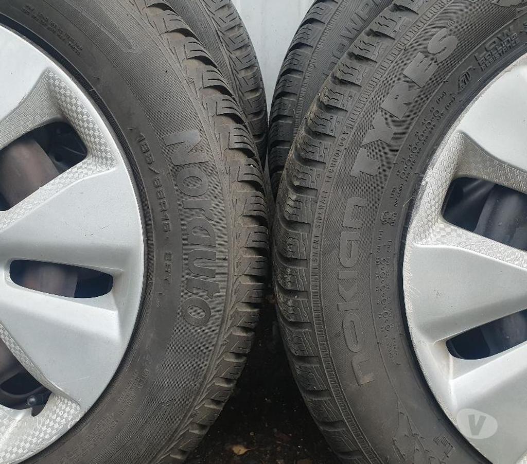 Pièces et services auto Loire St Etienne - Photos Vivastreet 4 roues neige 185 65 15 88T Citroen ou Peugeot envoi possibl