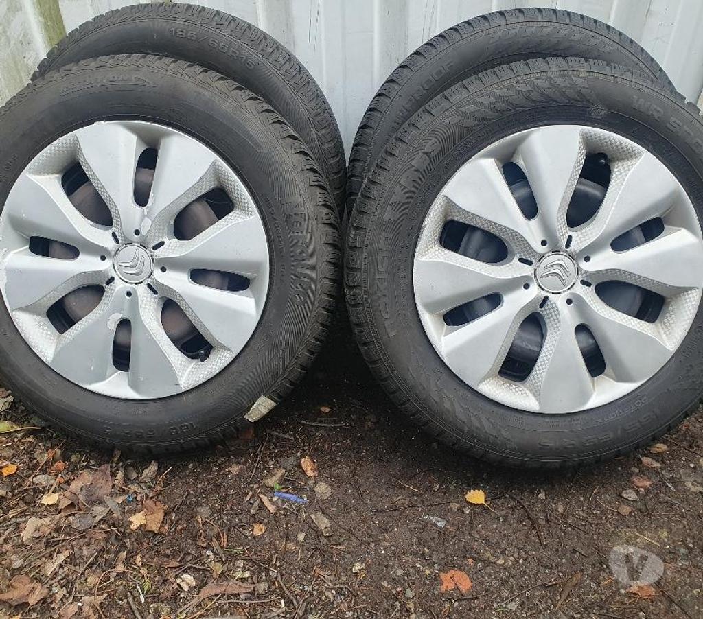 Pièces et services auto Loire St Etienne - Photos Vivastreet 4 roues neige 185 65 15 88T Citroen ou Peugeot envoi possibl