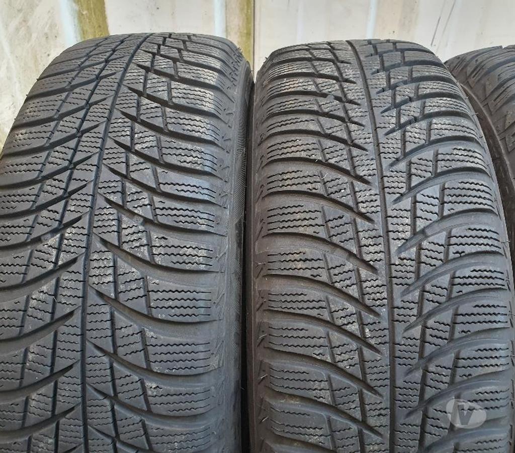 Pièces et services auto Loire St Etienne - Photos Vivastreet 4 roues neige Renault Clio 175 65 14 82T envoi possible