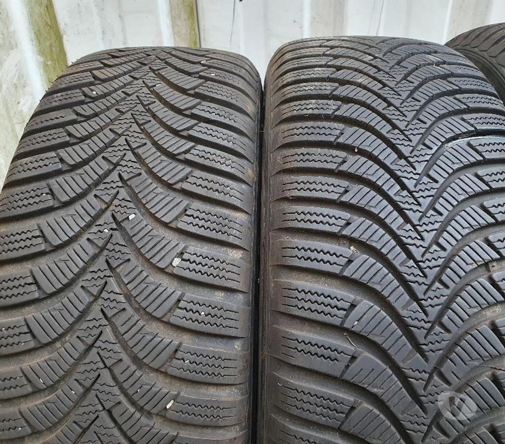 Pièces et services auto Loire St Etienne - Photos Vivastreet 4 roues neige Citroen DS3 195 55 16 87T Hankook quasi-neuf