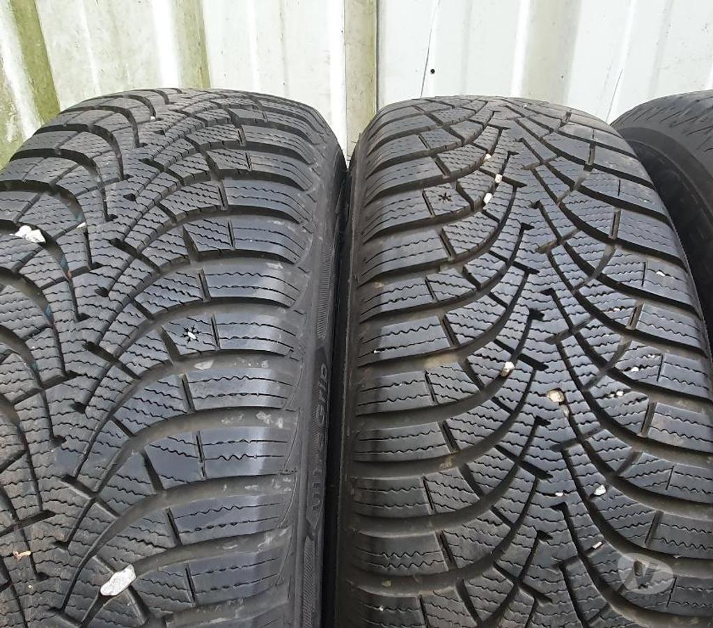 Pièces et services auto Loire St Etienne - Photos Vivastreet 4 roues neige 205 60 16 Renault Scenic 3 TBE envoi possible