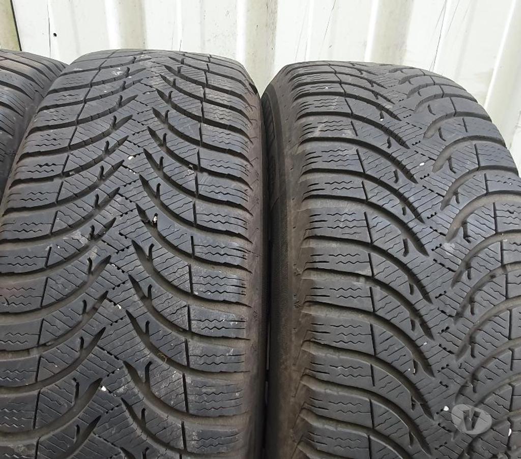 Pièces et services auto Loire St Etienne - Photos Vivastreet 4 roues neige 205 60 16 Renault Scenic 3 TBE envoi possible