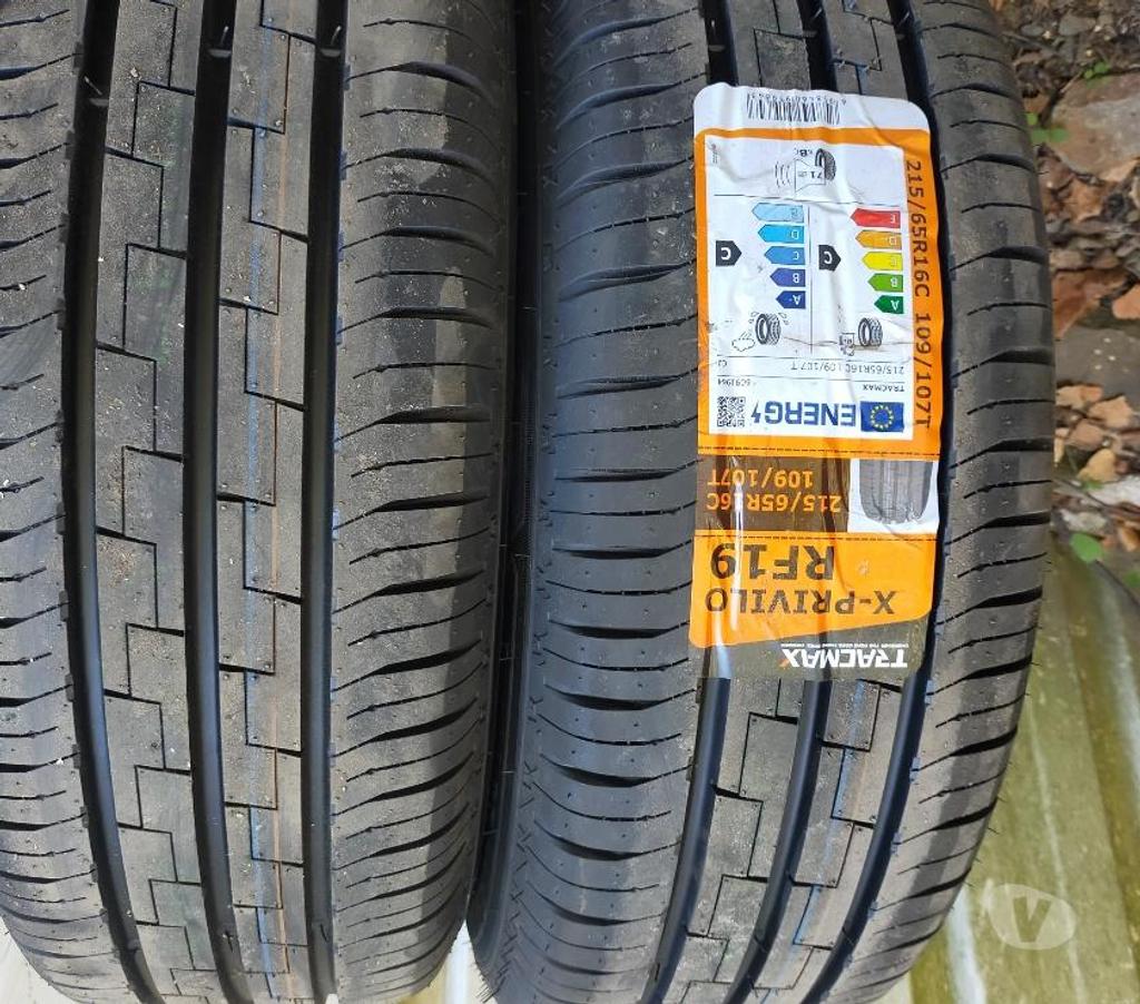Pièces et services auto Loire St Etienne - Photos Vivastreet 2 roues été 215 65 16C 109107T Tracmax NEUF Renault Trafic 