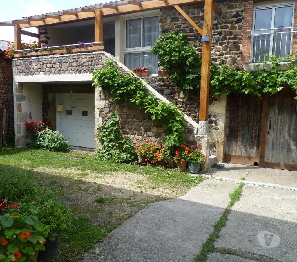 location saisonniere Puy-de-Dôme Billom - 63160 - Photos Vivastreet Auvergne -Gîte de campagne - classé 3 * -ANCV