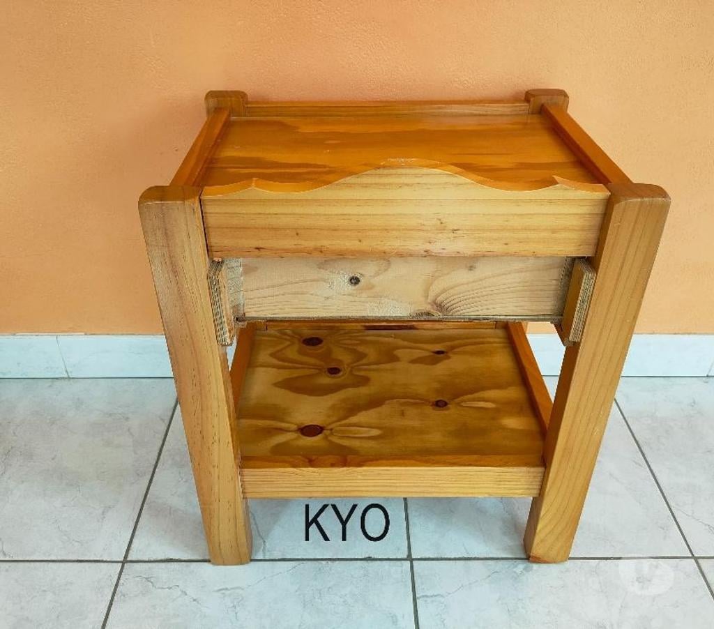 Ameublement & art de la table Jura Foncine le Haut - 39460 - Photos Vivastreet Table chevet-nuit bois, tiroir, L.41 x P.33 x H.47 cm