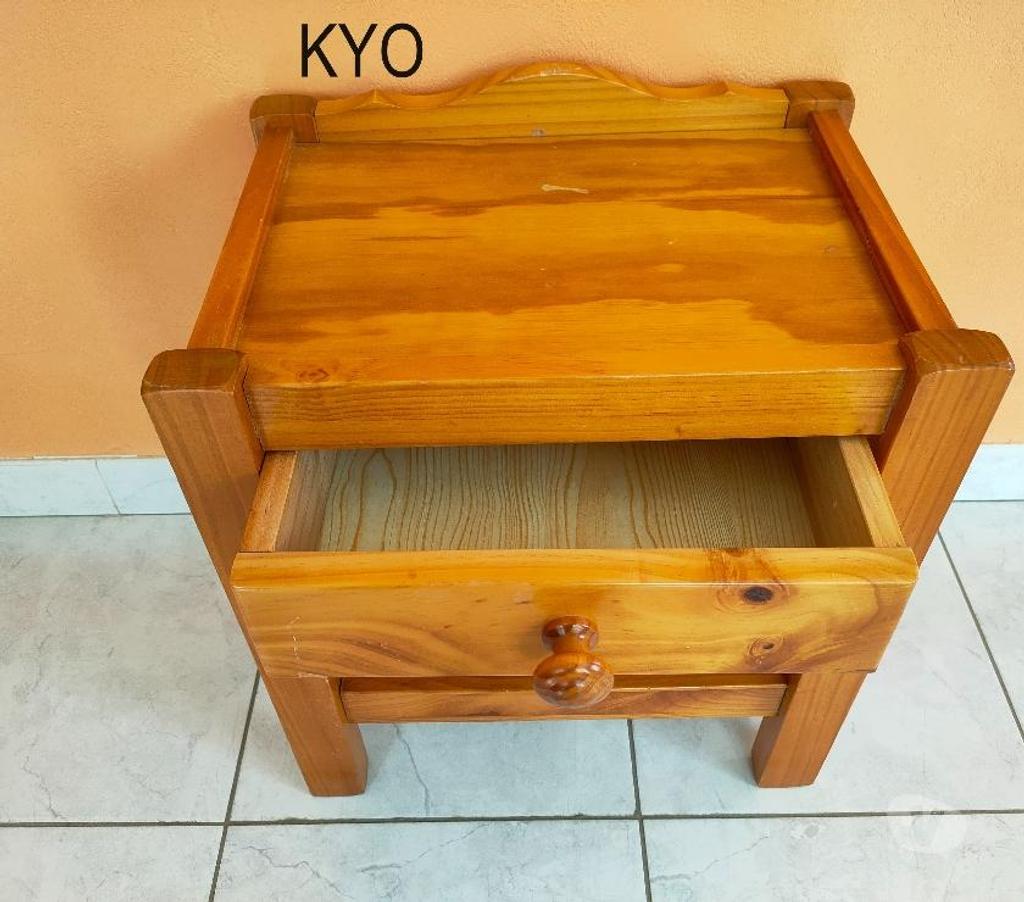 Ameublement & art de la table Jura Foncine le Haut - 39460 - Photos Vivastreet Table chevet-nuit bois, tiroir, L.41 x P.33 x H.47 cm