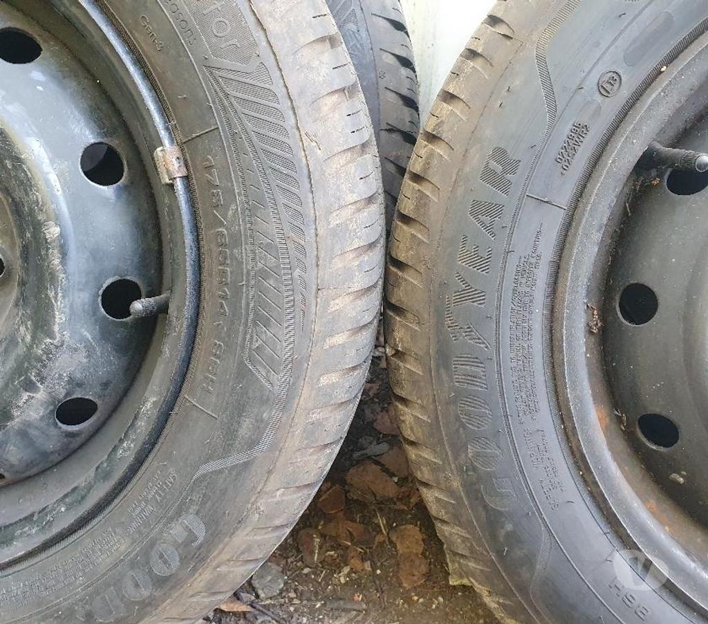 Pièces et services auto Loire St Etienne - Photos Vivastreet 4 roues neige Peugeot ou Citroen 175 65 14 86H Goodyear envo