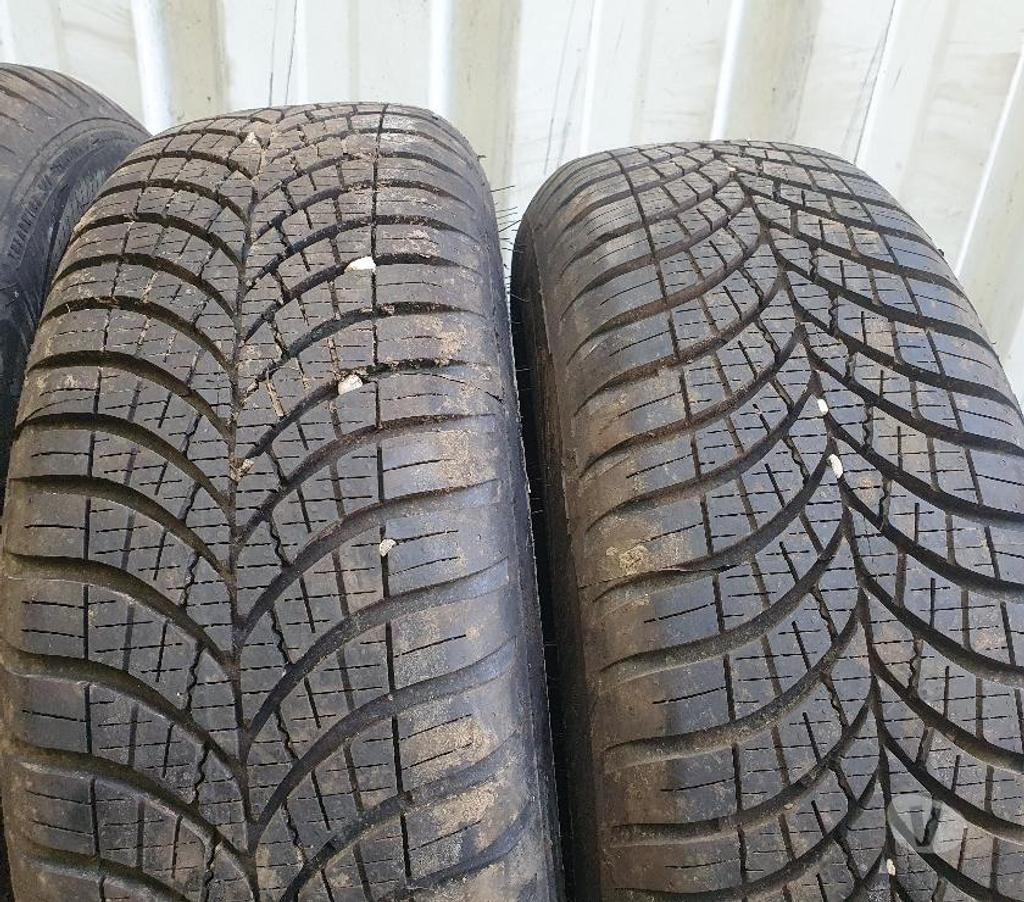 Pièces et services auto Loire St Etienne - Photos Vivastreet 4 roues neige Peugeot ou Citroen 175 65 14 86H Goodyear envo