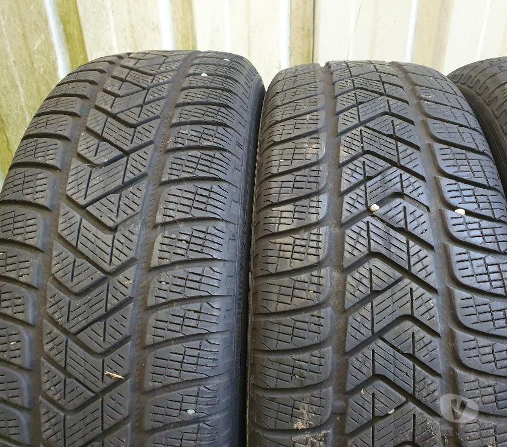 Pièces et services auto Loire St Etienne - Photos Vivastreet 4 pneus neige Pirelli en 215 65 17 99H envoi possible