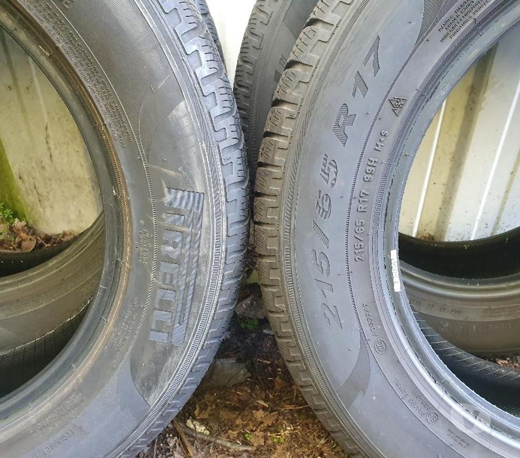 Pièces et services auto Loire St Etienne - Photos Vivastreet 4 pneus neige Pirelli en 215 65 17 99H envoi possible