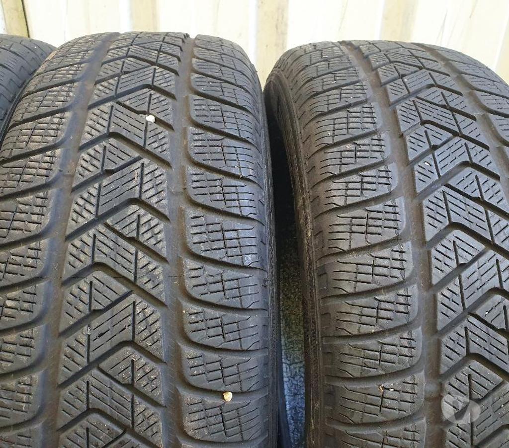 Pièces et services auto Loire St Etienne - Photos Vivastreet 4 pneus neige Pirelli en 215 65 17 99H envoi possible