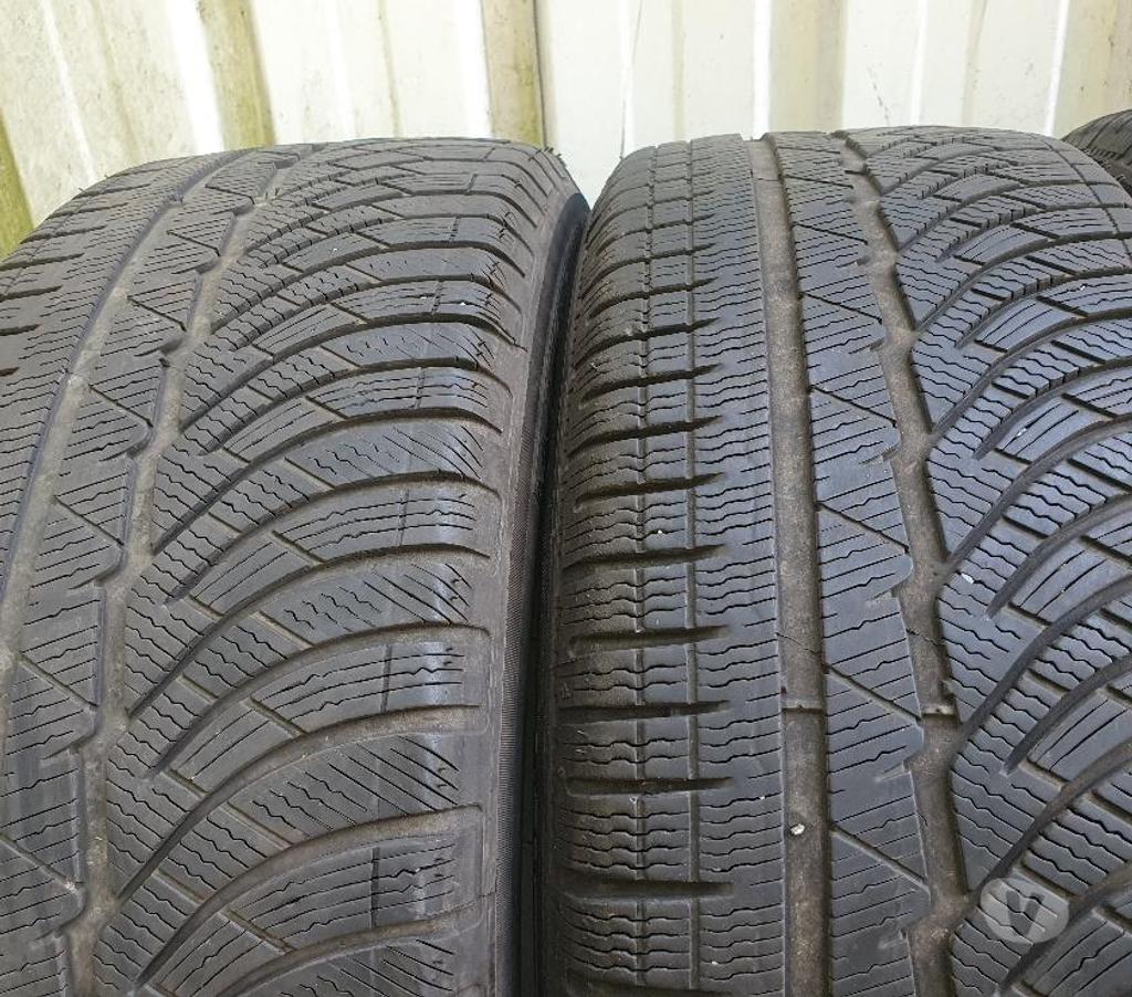 Pièces et services auto Loire St Etienne - Photos Vivastreet 4 pneus neige 225 55 18 102V Michelin envoi possible