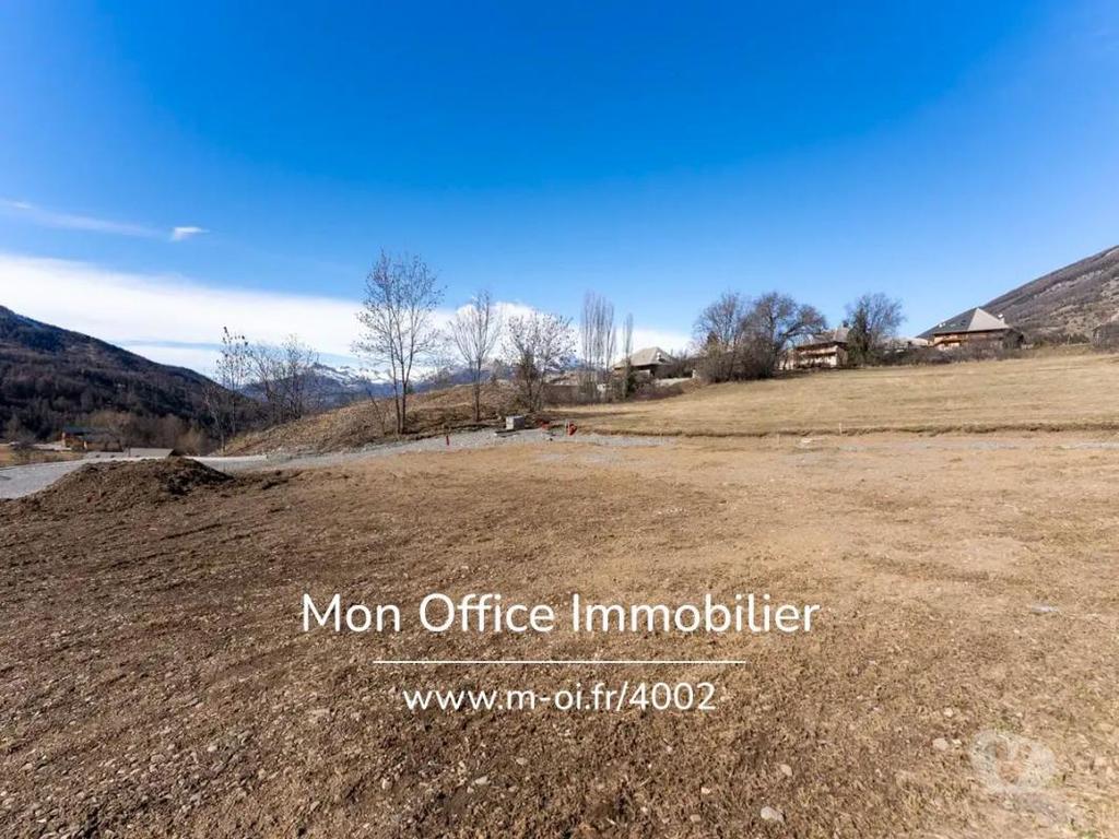 Terrain à vendre Hautes-Alpes Les Orres - 05200 - Photos Vivastreet (4002-BAU) Référence : 4002-BAU - Terrain viabilisé 537m²-...