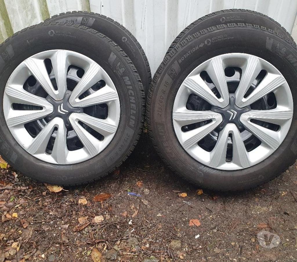 Pièces et services auto Loire St Etienne - Photos Vivastreet 4 roues neige 215 60 16 99H Michelin Citroën DS5 envoi possi